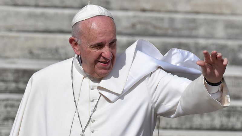 El papa Francisco pide perdón por los "escándalos" sucedidos en Roma y en el Vaticano