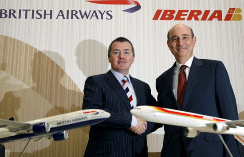 Iberia dice que se ha dado "un primer paso" para la fusión con British Airways en fechas próximas