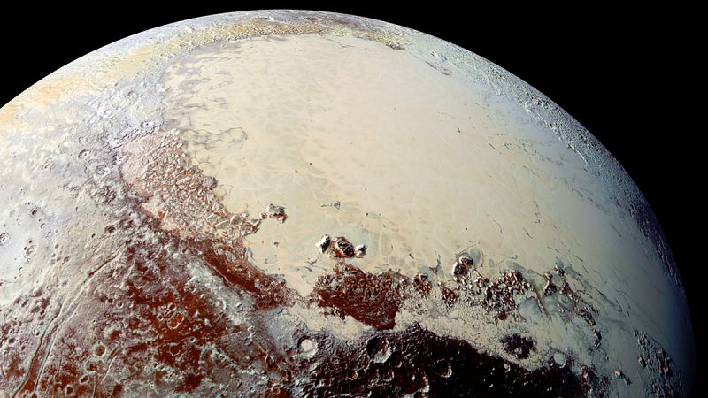 Plutón desconcierta a los científicos