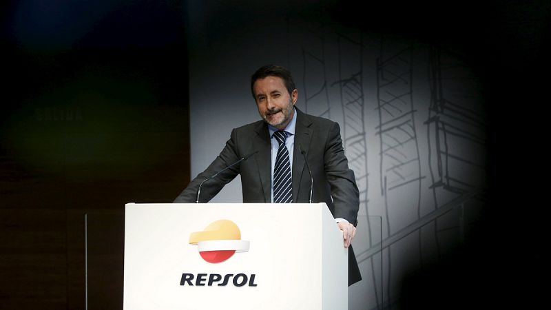 Repsol reducirá su plantilla en España en unos 750 empleados, la mitad del ajuste previsto en el mundo