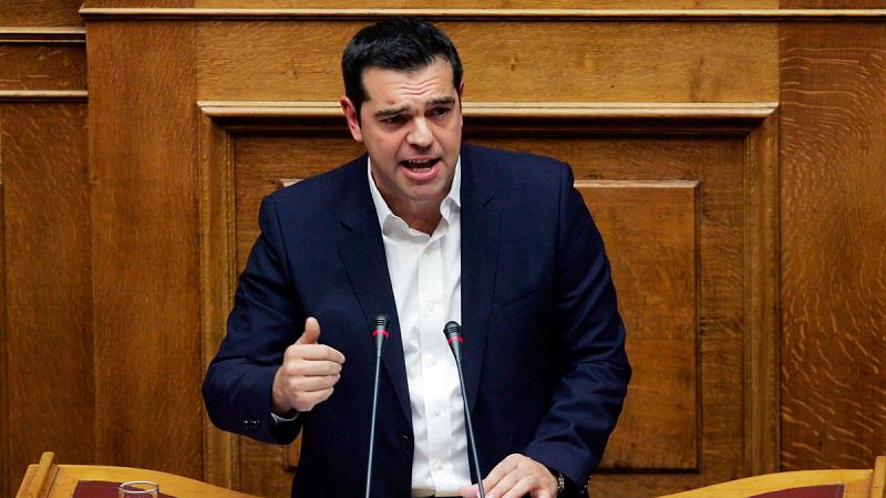 Grecia aprueba subidas de impuestos y medidas contra el fraude fiscal para cumplir con sus acreedores