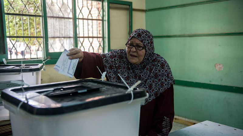 Egipto inicia sus elecciones parlamentarias, las primeras tras el golpe de estado que desbancó a Morsi