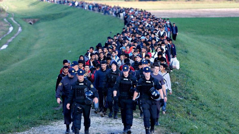 Eslovenia recurre al Ejército ante el flujo de refugiados y reclama ayuda a la UE