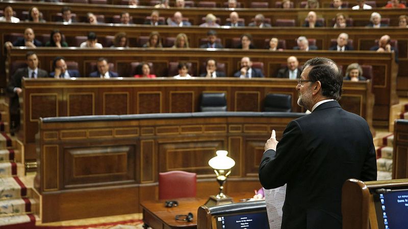 Rajoy defiende que los Presupuestos son "rigurosos" y Sánchez le acusa de "mentir más que habla"