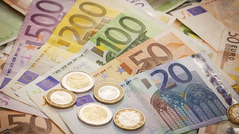 Europa revisa al alza el déficit español de 2014 hasta 5,9% porque el PIB fue menor de lo calculado