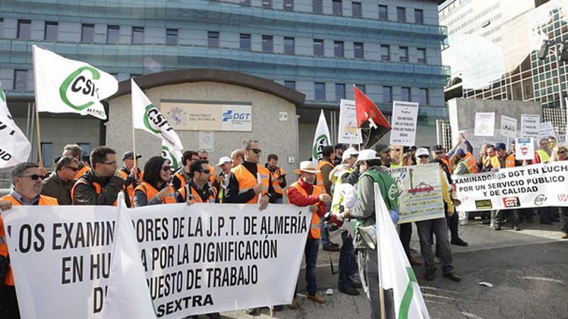 Los examinadores de la DGT realizan una huelga para exigir más seguridad y menos carga de trabajo