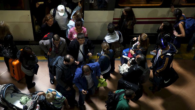 La última jornada de paros parciales en Renfe y Adif termina sin incidencias