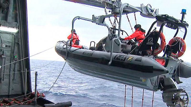 Buzos del Ejército se sumergen sin éxito para encontrar el helicóptero siniestrado en el Atlántico