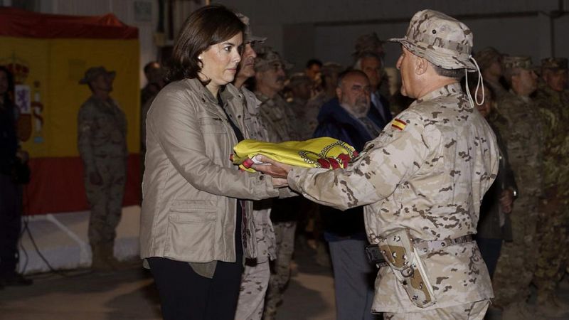 Sáenz de Santamaría reivindica en Herat los "múltiples esfuerzos" del Ejército español en Afganistán