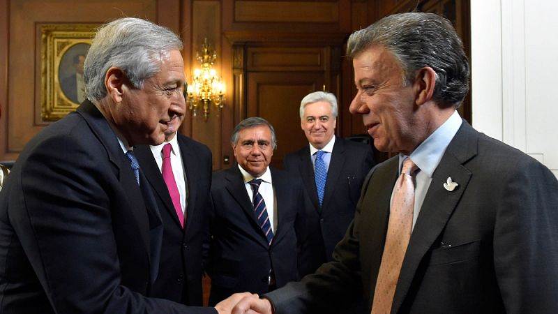 Santos propone a las FARC iniciar 2016 con un alto el fuego bilateral y definitivo