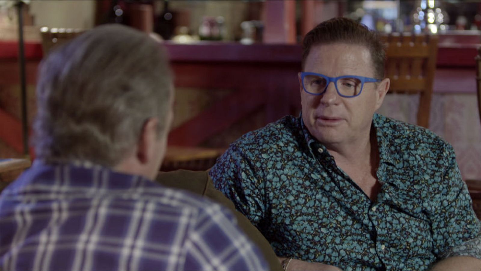 En la tuya o en la mía - Jorge relata con humor cómo amortajaron a su padre | Ver