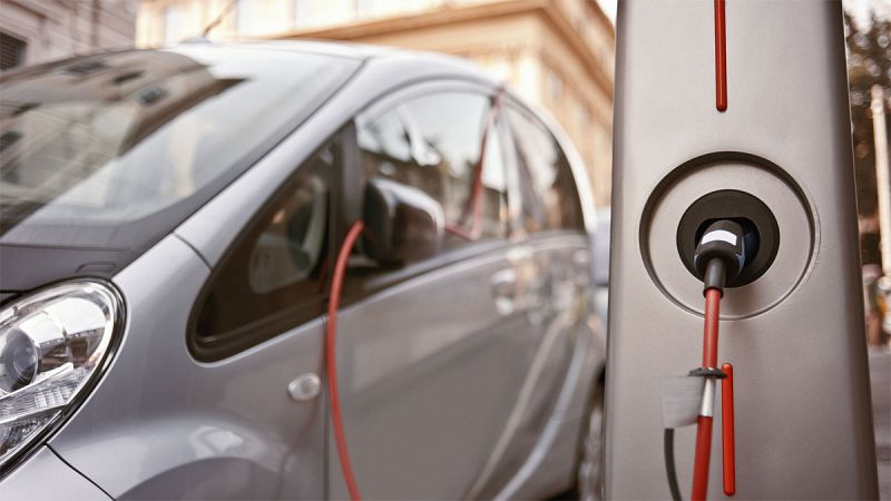 Desarrollan una batería de litio que podría hacer que los coches eléctricos tuvieran tanta autonomía como los convencionales