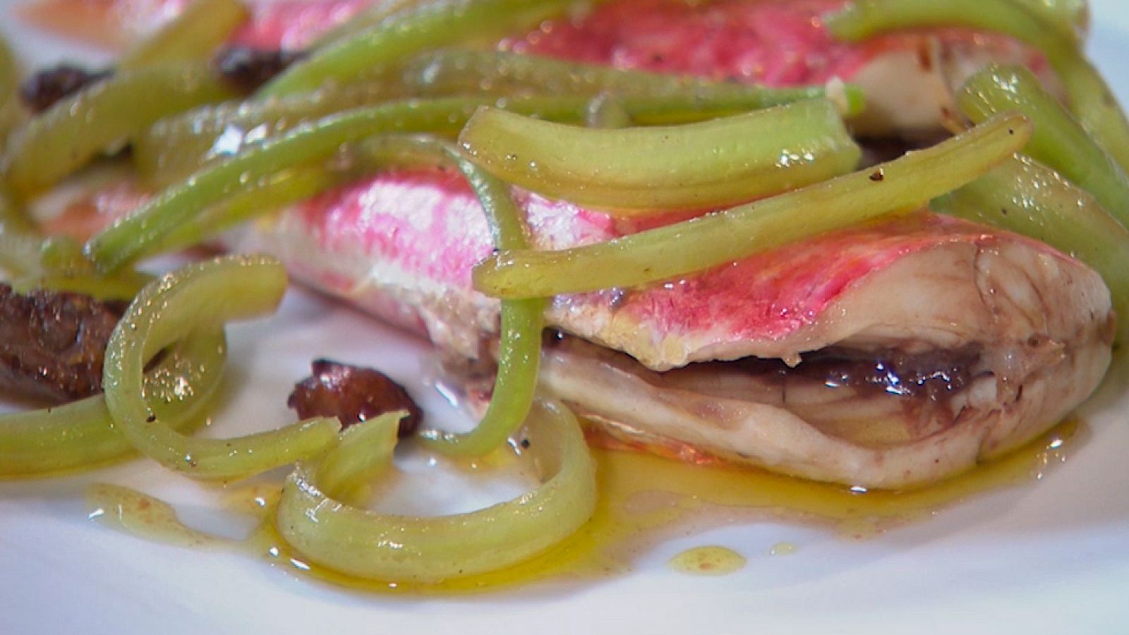 Receta de salmonete con borraja