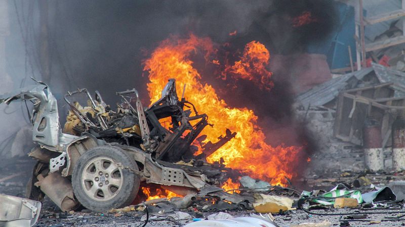 Al menos 18 muertos y decenas de heridos en una doble explosión en Somalia