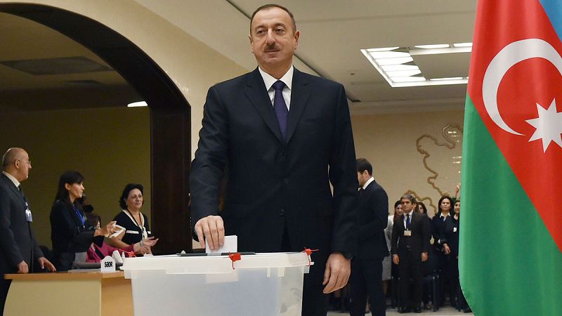 Ilham Aliyev consolida su poder en Azerbaiyán al ganar con su partido las elecciones parlamentarias