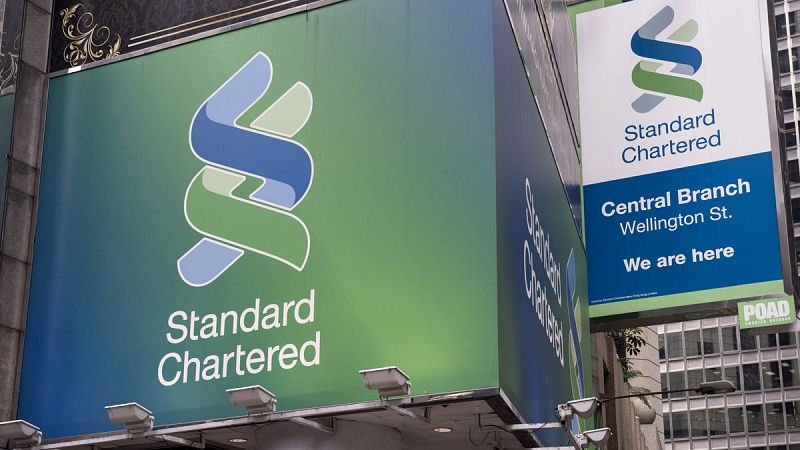 El banco británico Standard Chartered suprimirá 15.000 empleos tras perder 126 millones