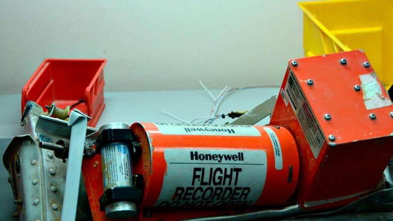 Egipto inicia el análisis de las cajas negras del avión ruso siniestrado