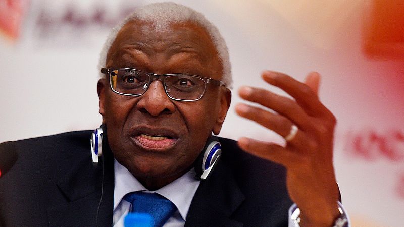 Imputado el expresidente de la IAAF, Lamine Diack, por ocultar casos de dopaje