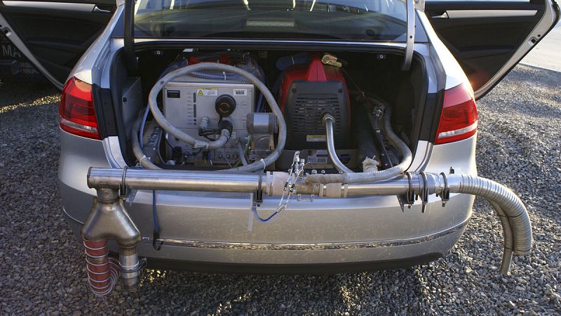 Las emisiones de los motores cuestionados de Volkswagen quintuplican el tope permitido, según las primeras mediciones en Europa