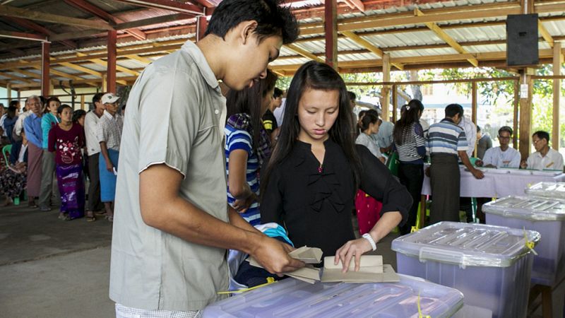 Birmania celebra sus primeras elecciones democráticas en medio siglo