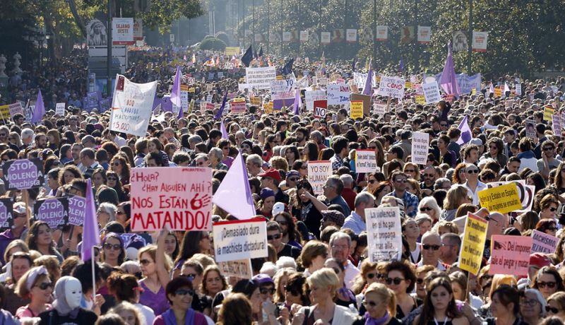 Miles de personas marchan en Madrid contra la violencia machista y piden que sea cuestión de Estado