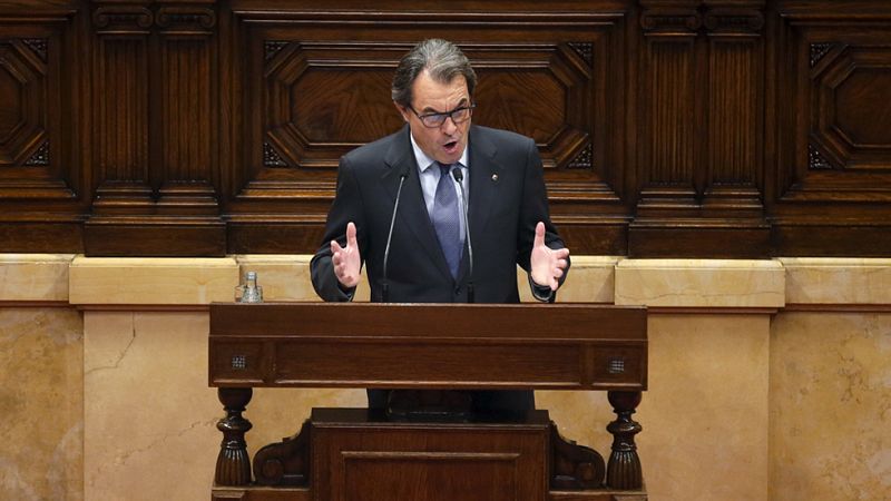 Artur Mas promete en su discurso de investidura pasar "de la autonomía al Estado" catalán en 18 meses