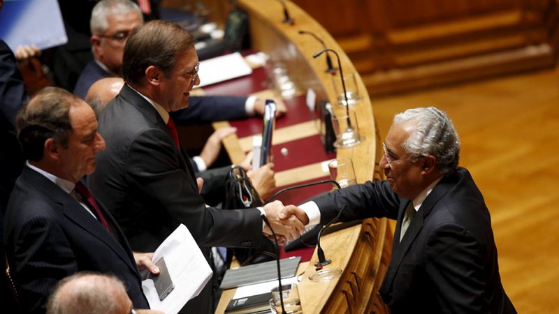 La izquierda portuguesa unida derriba el gobierno de Passos Coelho