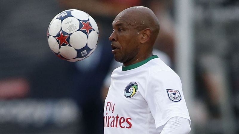 Senna se retira, junto a Raúl, con una gran final