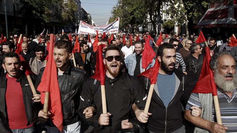 La primera huelga de 24 horas bajo el Gobierno de Tsipras pone rostro al descontento de los griegos