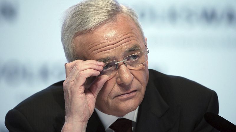 El ex número uno de Volkswagen también deja la presidencia del consejo de vigilancia de Audi
