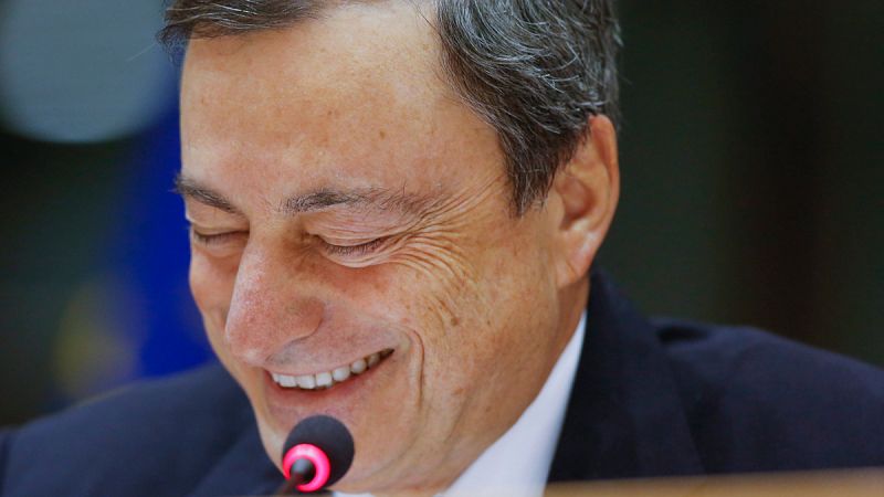 Draghi no descarta recurrir a "otros instrumentos" para "reforzar" el programa de compra de deuda