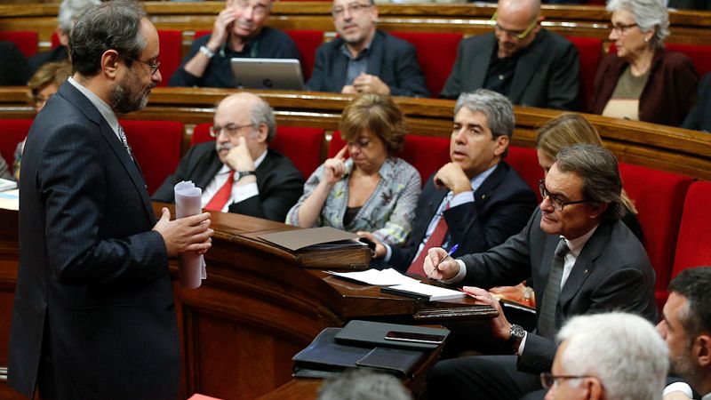 El 'no' a la independencia de Cataluña gana por un punto a  los secesionistas en el sondeo del CEO