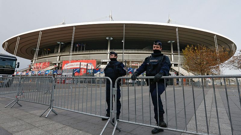 Los terroristas suicidas intentaron entrar en el Estadio de Francia