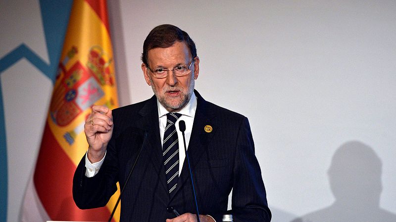 Rajoy llama al resto de partidos y promete informarles de las peticiones en la lucha contra el Estado Islámico