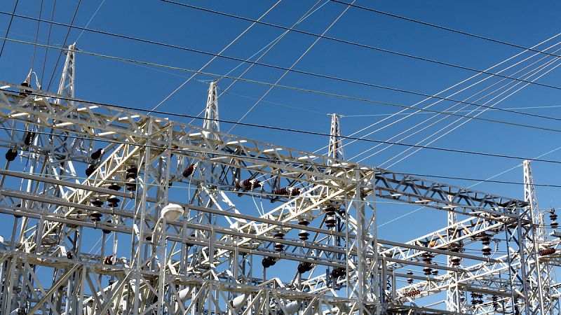 La CE incluye en la lista de proyectos "prioritarios" tres interconexiones energéticas entre España y Francia