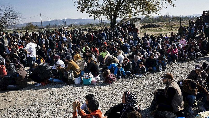 Macedonia y Serbia solo permiten pasar a los refugiados de Siria, Irak y Afganistán