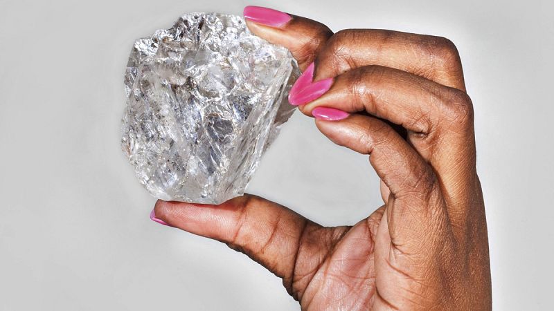 Encuentran en Botswana el segundo diamante más grande del mundo de 1.111 kilates