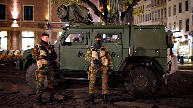 Bélgica acusa a otro sospechoso de participar en los atentados de París y mantiene a cuatro personas bajo arresto