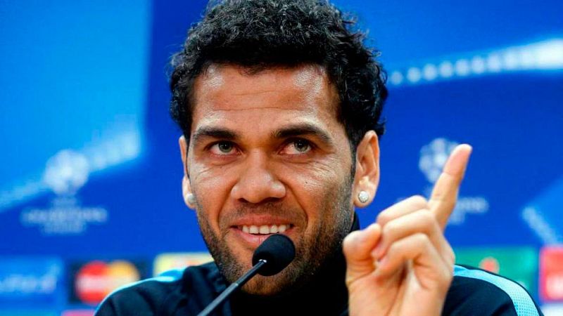 Alves: "El problema de Ronaldo es que es demasiado personaje o protagonista"