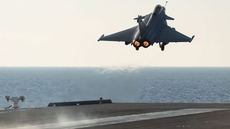 Francia lanza su primera misión desde el portaaviones Charles de Gaulle sobre Siria e Irak