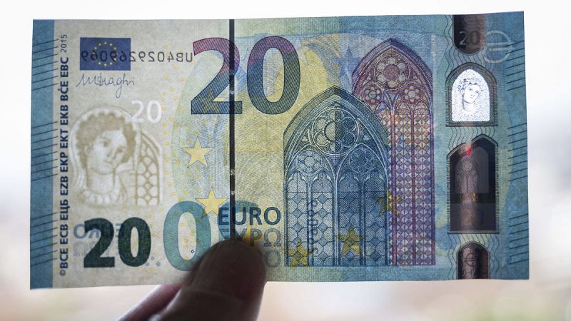 El nuevo billete de 20 euros empieza a circular