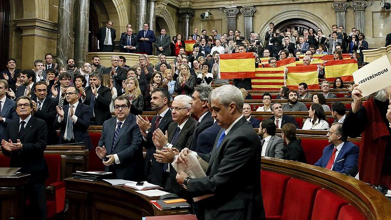El Parlament catalán presentará alegaciones al TC por suspender la declaración independentista