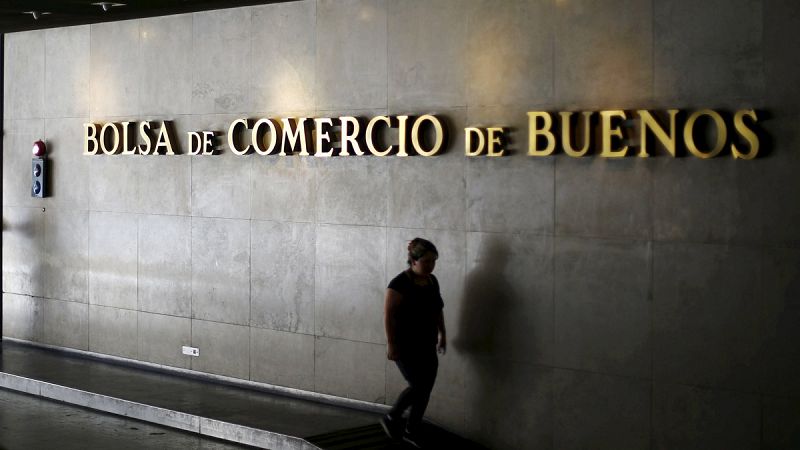 Moody's mejora la perspectiva de la deuda de Argentina a "positiva" tras la victoria de Macri en las presidenciales