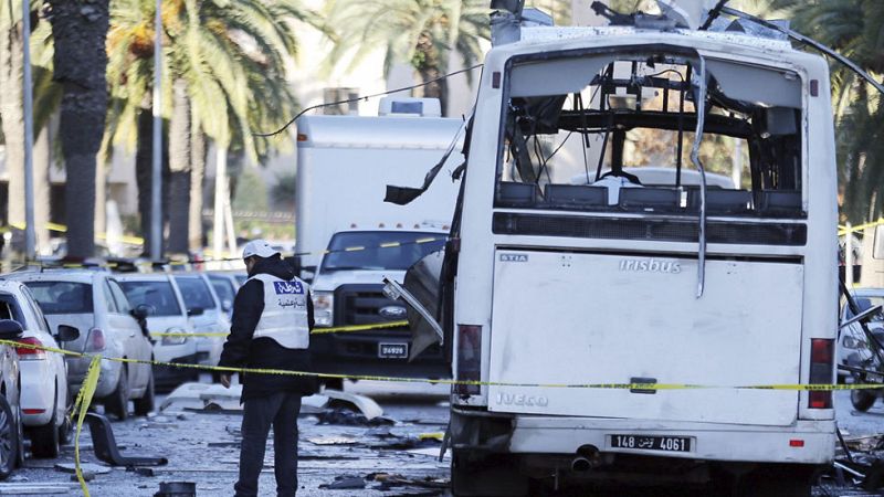 El Estado Islámico reivindica el atentado suicida contra un autobús militar en Túnez