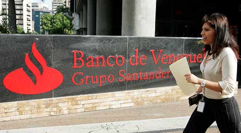 Chávez confía en que la nacionalización de la filial del Santander no "sea conflictiva"