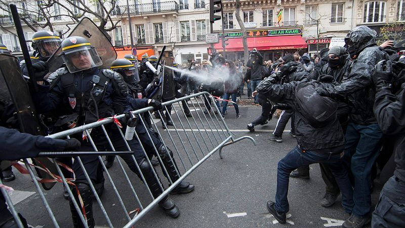 Más de 280 detenidos en disturbios por la Cumbre del Clima en París