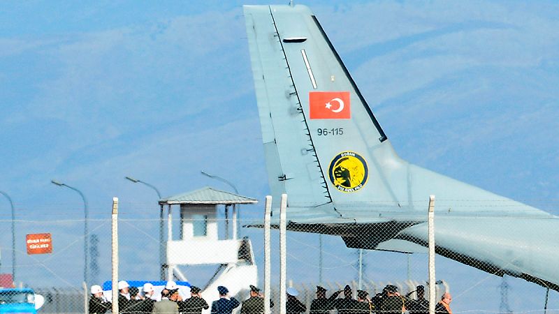Turquía recupera el cuerpo del piloto ruso en Siria tras el derribo de avión
