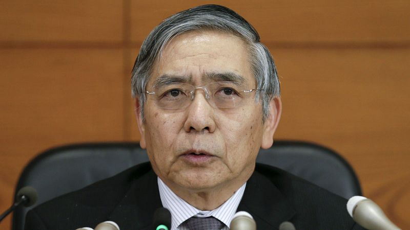El Banco de Japón insta a las empresas a subir salarios para superar la deflación