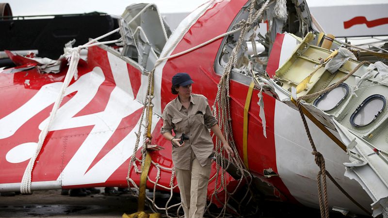 Un fallo mecánico causó el accidente mortal del AirAsia en Indonesia en 2014