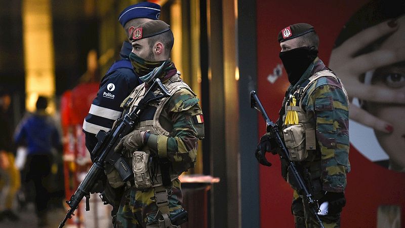 Dos detenidos en Bruselas en una operación relacionada con los sospechosos que continúan fugados